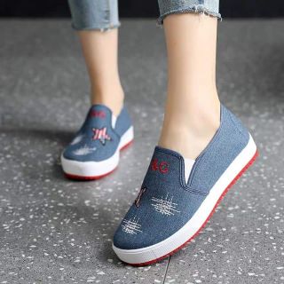 Giầy vải chỉ 140k. Đủ màu ai quan tâm ib em gửi thêm ảnh a. Hàng ỏd