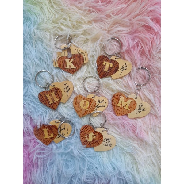 Set 50c móc khóa chữ gỗ dừa