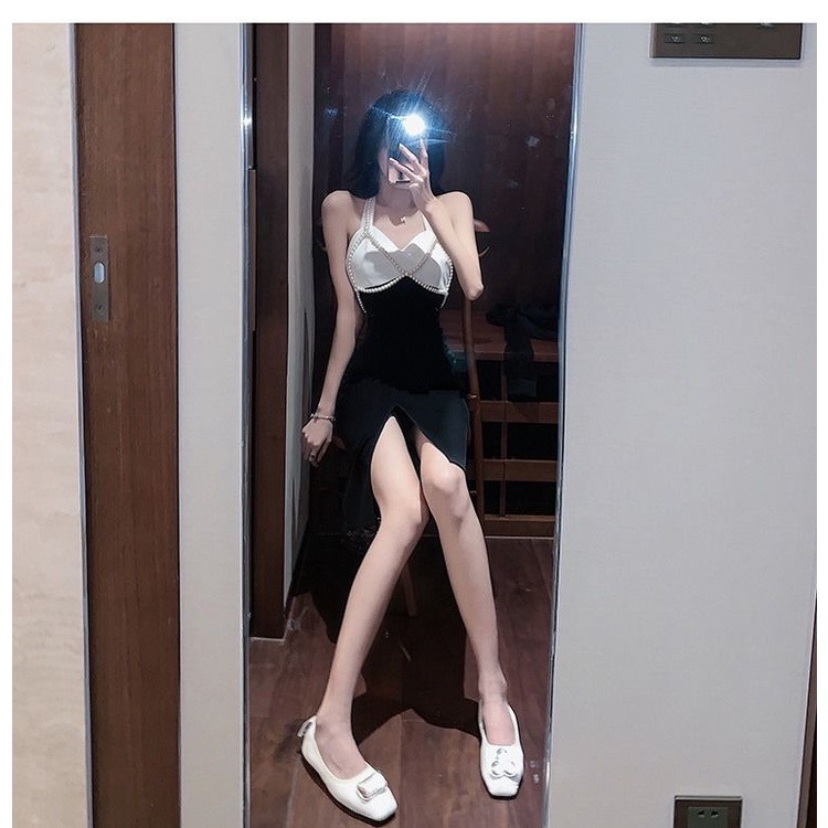 Đầm Dài Hai Dây Xẻ Tà Đính Ngọc Trai Màu Trắng Đen Gợi Cảm Cho Nữ