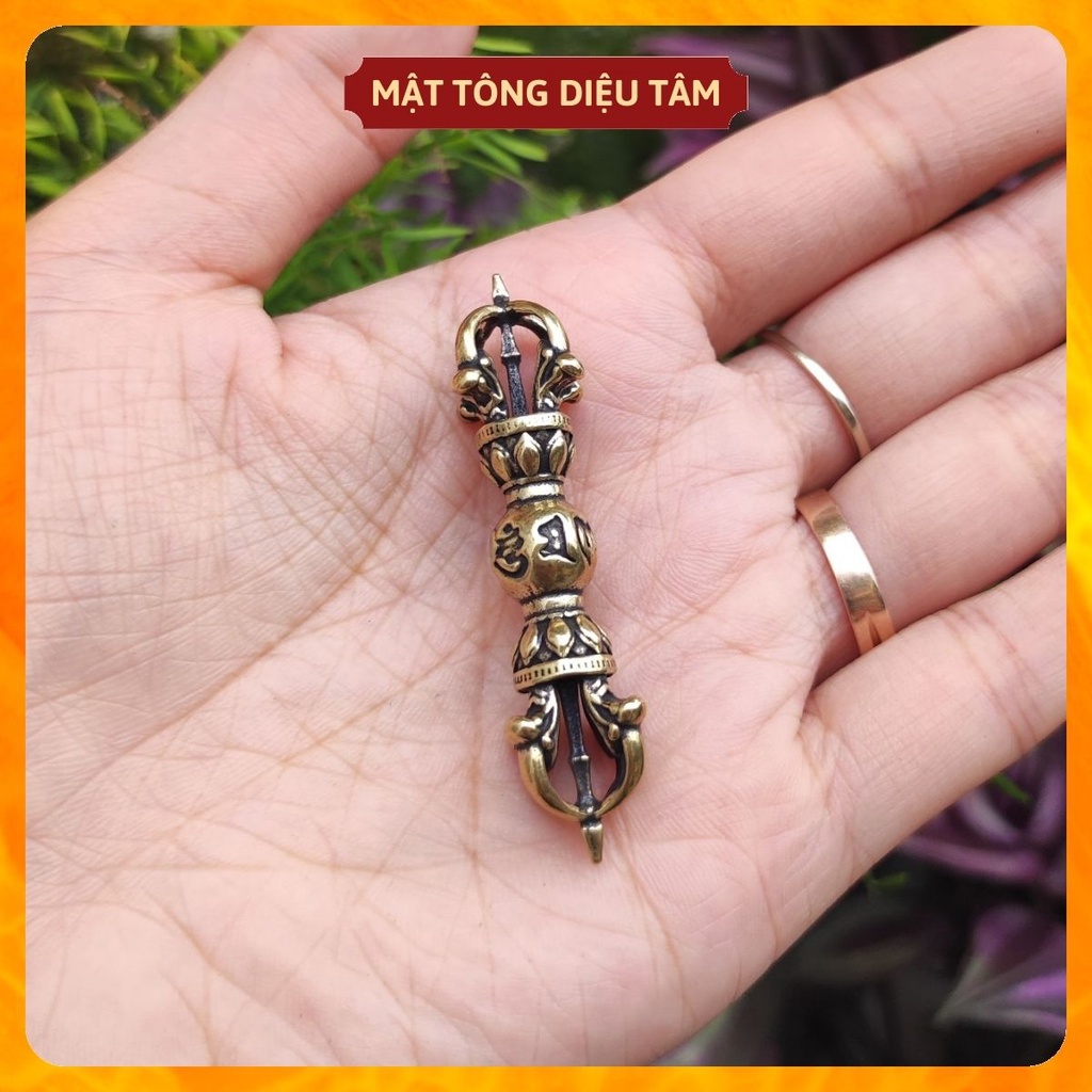 Chày kim cang chuỳ kim cương pháp khí mật tông phong thuỷ cầu bình an may mắn có chữ om 5cm