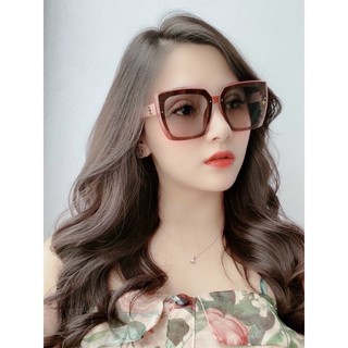 Kính đổi màu đi ngày đêm