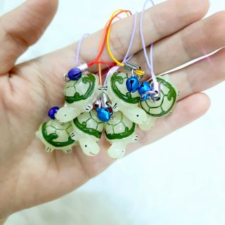 Móc khóa rùa con dạ quang (có chuông)