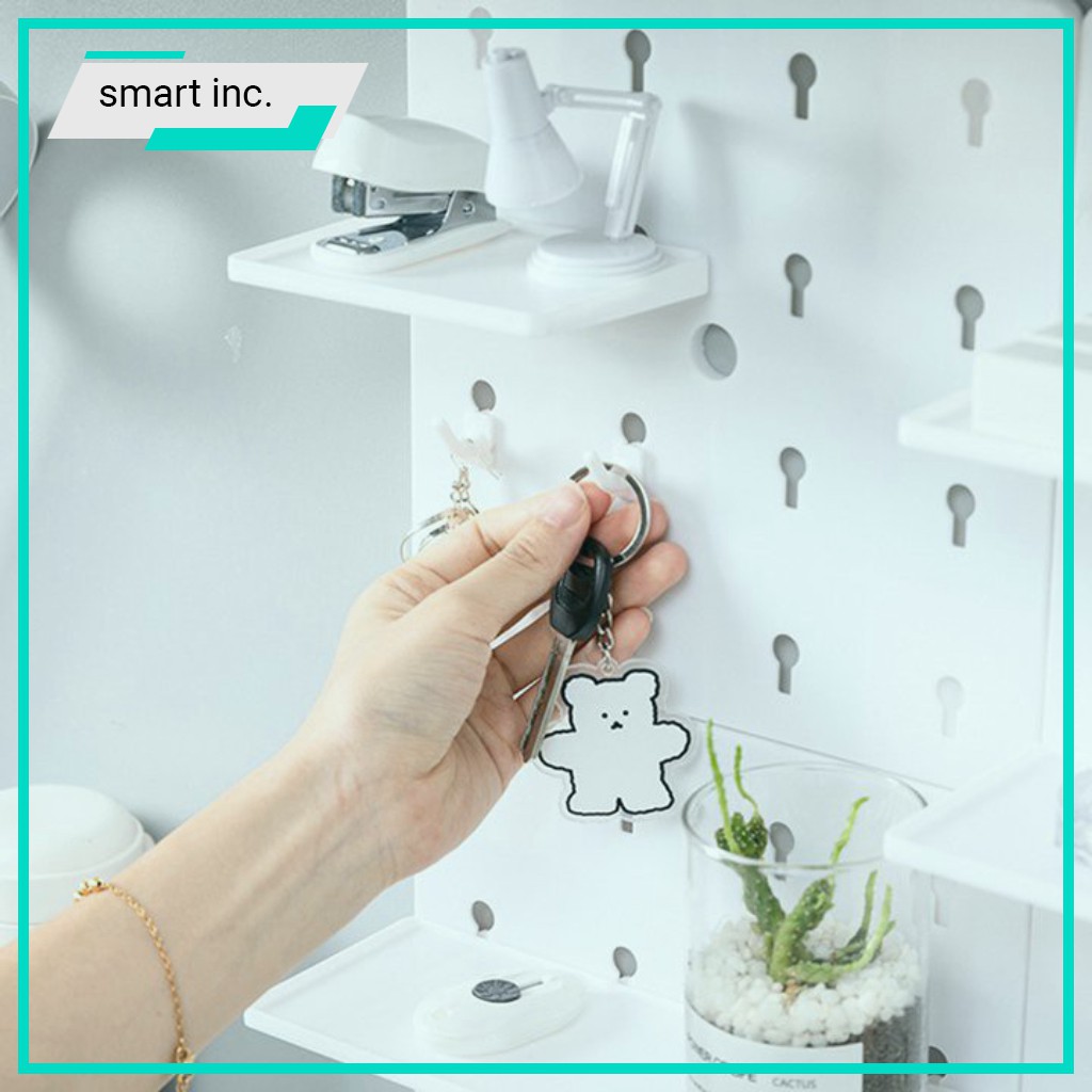 Kệ Bảng Dán Treo Tường Pegboard Tấm Nhựa Đục Lỗ Decor Giá Móc Gắn Lắp Tủ Để Đồ Trang Trí Phòng Không Cần Khoan Cao Cấp