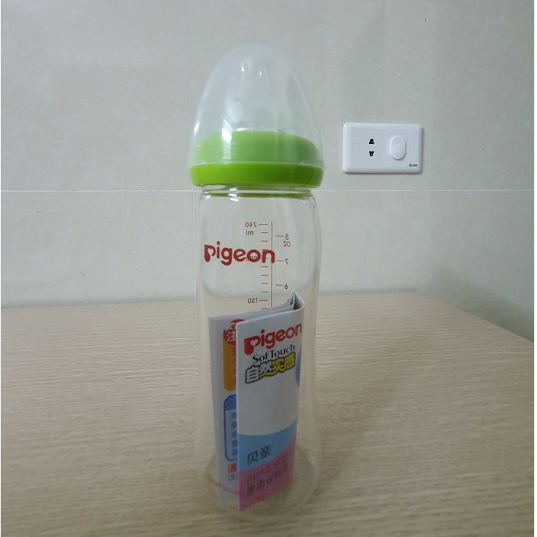 Bình sữa thủy tinh Pigeon cổ rộng 160-240ML