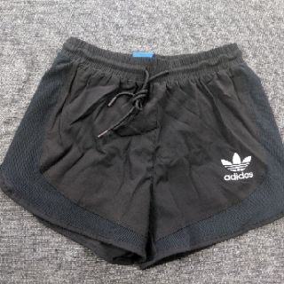 Quần short nữ 2 lớp phối lưới
