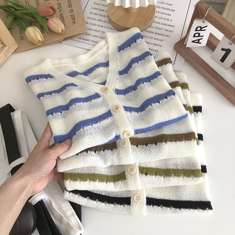 Áo Len Tay Ngắn Cổ Chữ V Họa Tiết Kẻ Sọc Thời Trang Dễ Thương Cho Nữ