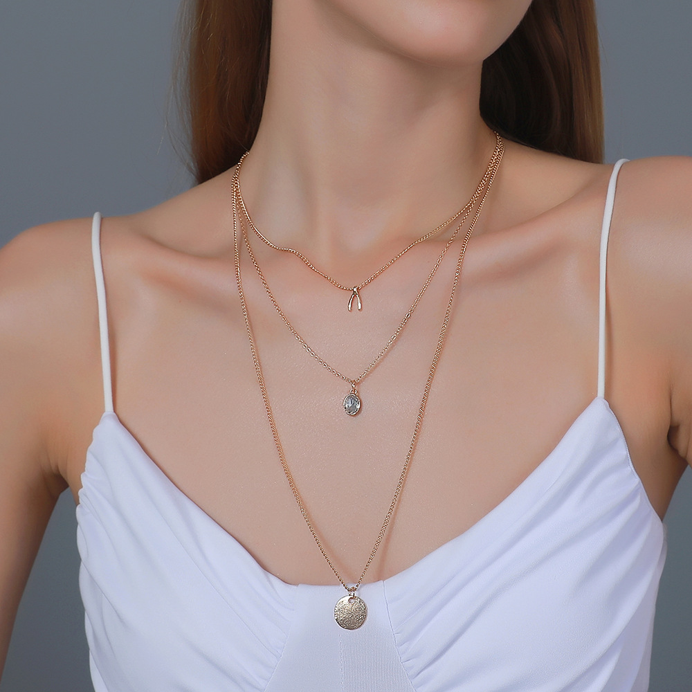 Vòng cổ ba lớp kiểu chữ V phối mặt dây sành điệu cho nữ