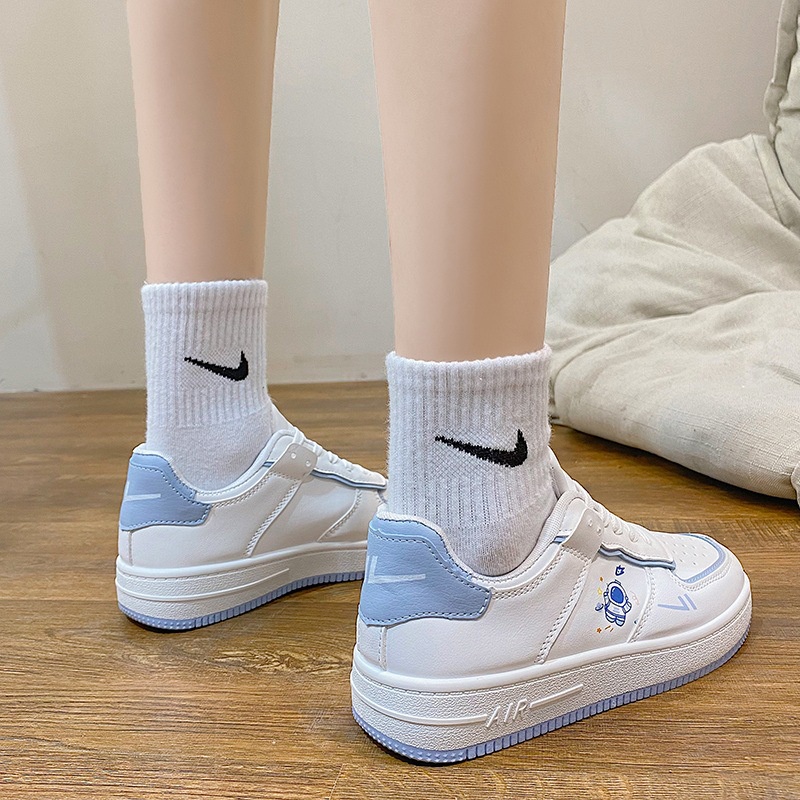 Giày thể thao nữ cổ thấp, giày nữ đế dày thoáng khí, sneaker phi hành gia