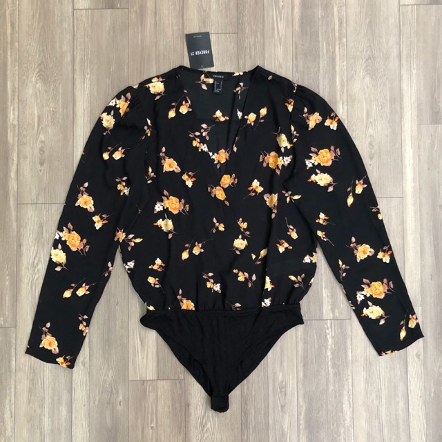 Bodysuit Chiffon Wrap Tay Dài Hoa Vàng F21 | BigBuy360 - bigbuy360.vn