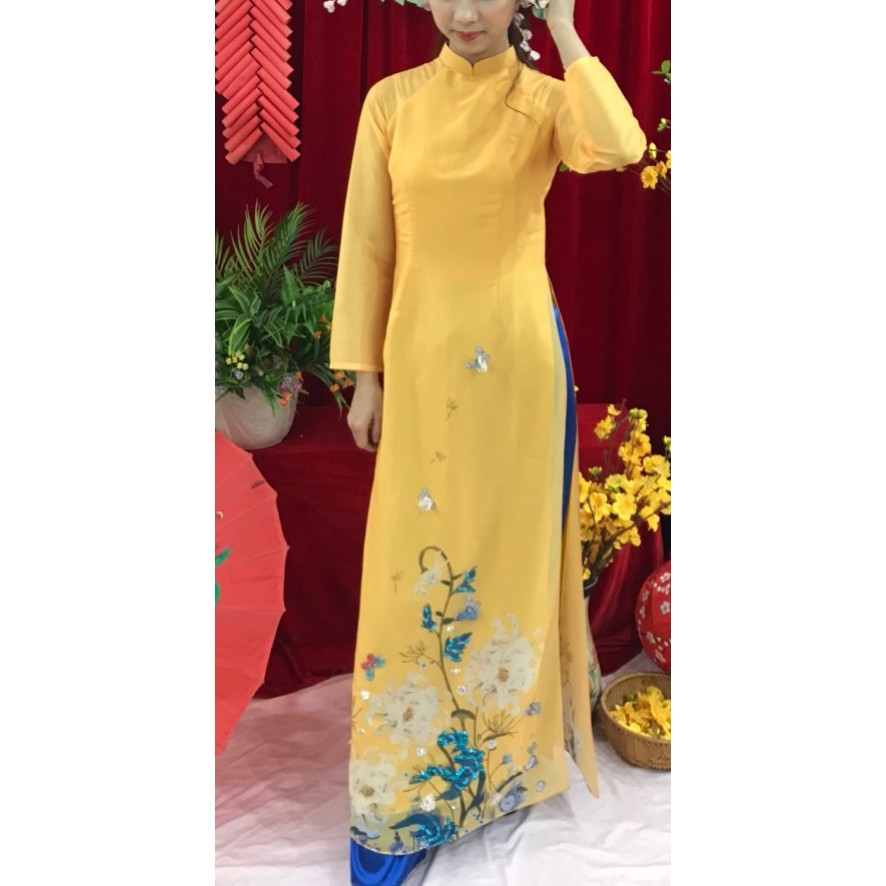 ÁO DÀI TRUYỀN THỐNG ĐÍNH CƯỜM MÀU VÀNG HOA CÚC CHẤT TƠ Ý 4 TÀ CAO CẤP | BigBuy360 - bigbuy360.vn