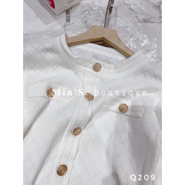 Áo len khuy đồng