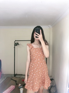 Váy hai dây chấm bi