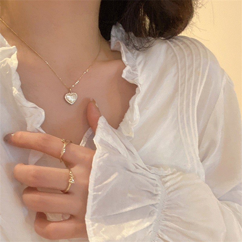 Dây chuyền mặt trái tim xinh xắn cho nữ