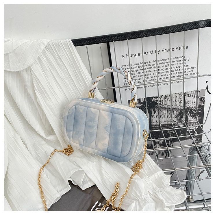 Túi Xách Đeo Vai Hình Vuông Cỡ Nhỏ Màu Sáng Phối Dây Đeo Sợi Xích Thời Trang Mùa Hè Sang Trọng