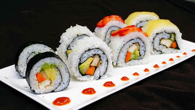 Khuôn Làm Cơm Cuộn Sushi - Khuôn Nhựa Làm KimBap Tại Nhà Dễ Dàng