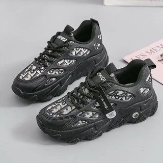 Giày thể thao D-Fashion có 2 màu đen & trắng, chất siêu đẹp, phong cách ulzzang hàn quốc, dễ phối đồ, hot 2022