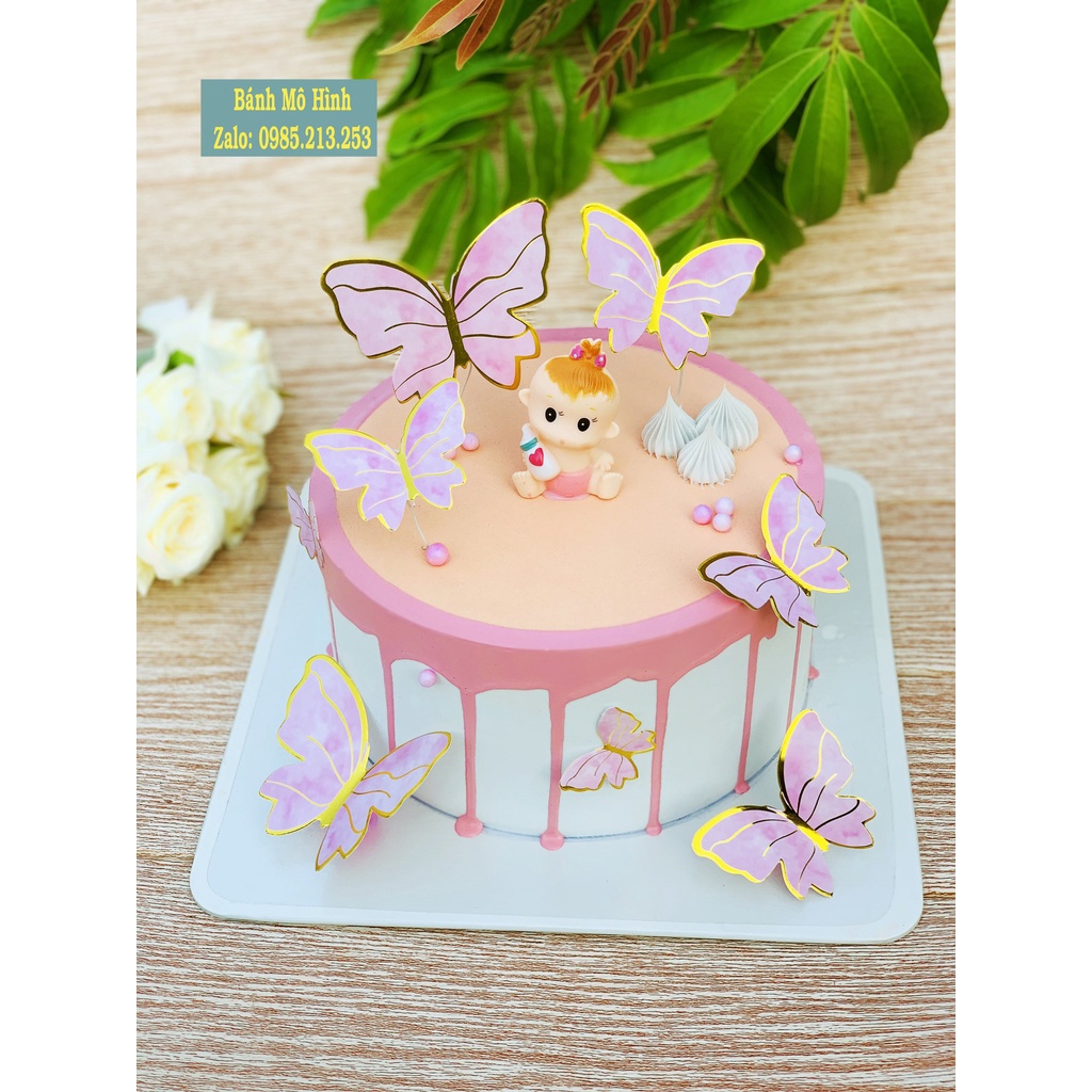 trang trí sự kiện với bánh kem mô hình, bánh giả trưng bày.