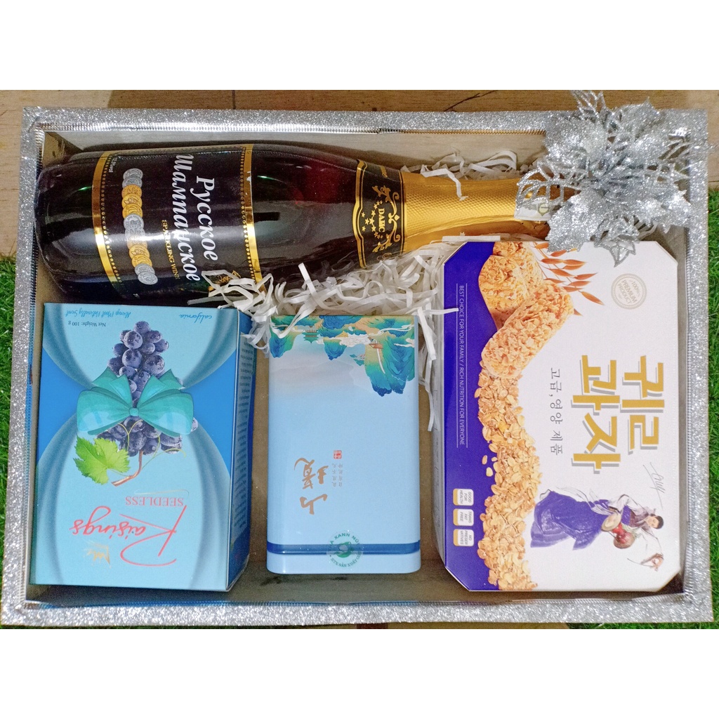 (Hình thật) Giỏ Quà Tết Bánh Kẹo Nhập Khẩu Chính Hãng Ship Hoả Tốc đồng giá 195k | BigBuy360 - bigbuy360.vn