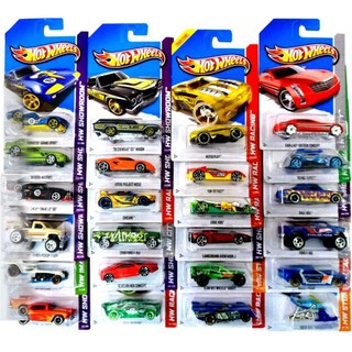 Giá rẻ - Xe Hot Wheels Căn Bản C4982 ( Giao ngẫu nhiên ) - Hàng chính hãng