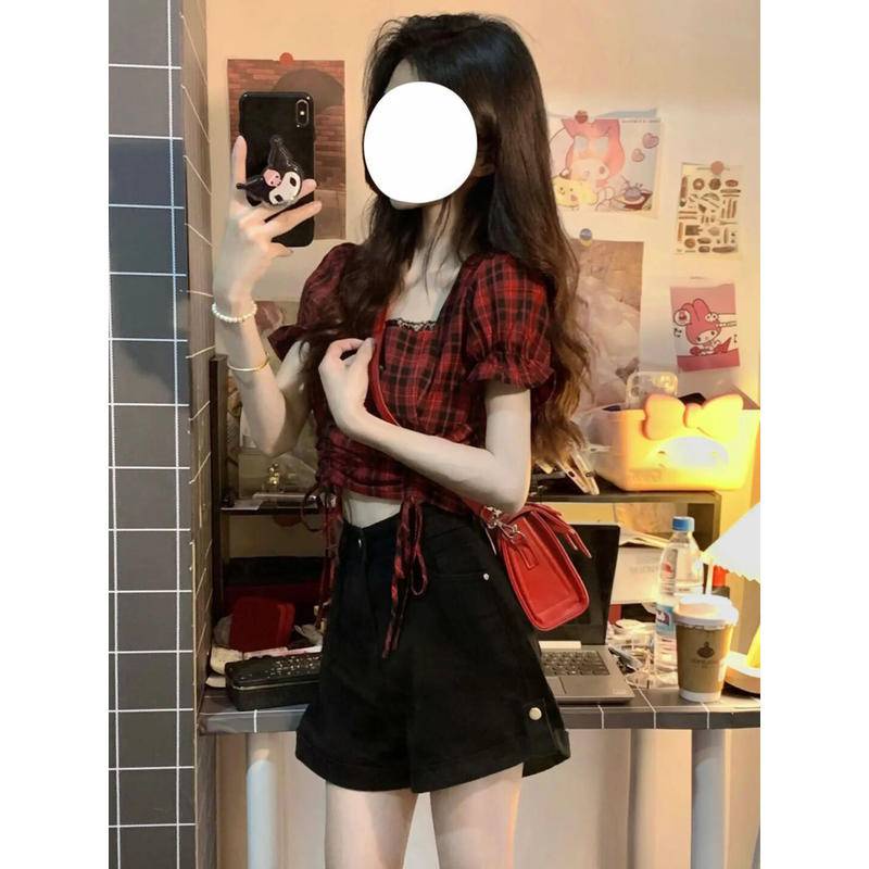 Bộ Đồ Áo Kẻ Ca Rô Mùa Hè Áo Sơ Mi Ngắn Tay Ôm Sát Niche Mới Mùa Hè Cho Nữ Quần Đùi Cạp Cao