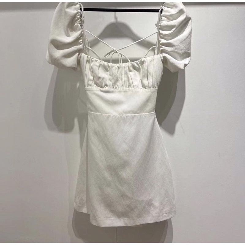 Váy ZR trắng đan lưng