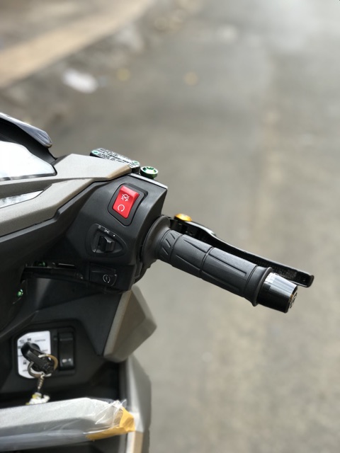 Nút công tắc Đỏ gắn đc tất cả các dòng xe Hãng Honda Fi có Idling Shop