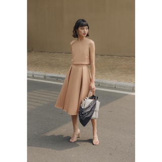 Áo croptop hở lưng