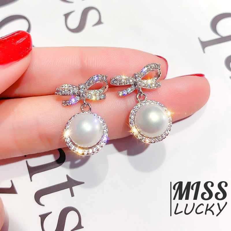 Khuyên tai nữ kiểu dáng thời trang cá tính