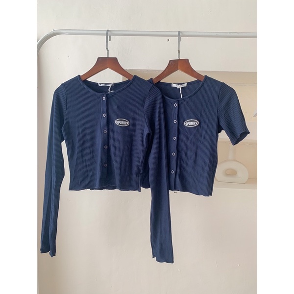 Áo croptop cúc dọc xanh navy