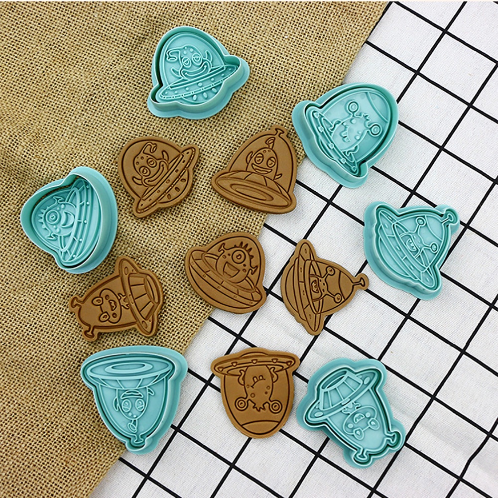 Bộ 6 Khuôn Làm Bánh Quy Tạo Hình 3D Hoạt Hình Đáng Yêu