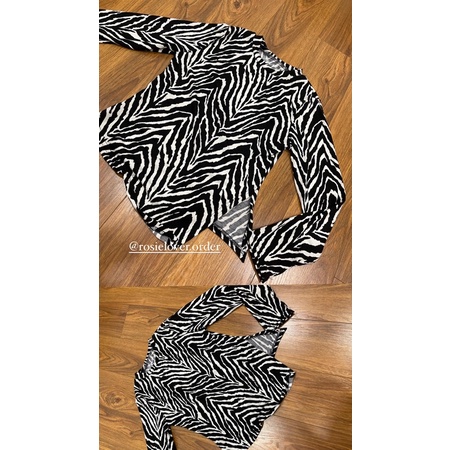 Áo kiểu ngắn nữ ôm body slim fit da beo tay dài vạt chéo xẻ tà - Order taobao quảng châu