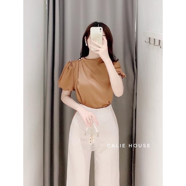 Áo sơmi lụa cộc tay nhún vai cúc ngọc