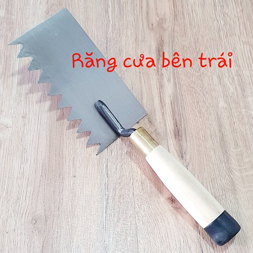 Bay Xây Vuông Lưỡi Thép 9x16,5cm Rãnh Răng Cưa Tam Giác Đều Cạnh 2cm Cán Gỗ Đuôi Bọc Nhựa