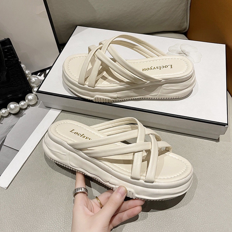 Sandal Đi Biển Đế Dày Thiết Kế Mới Kiểu Dáng Đơn Giản Thời Trang