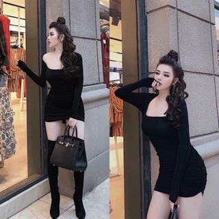 Váy cổ U rúm mông