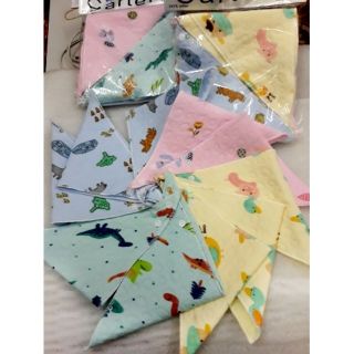 Khăn tam giác bông xốp cho bé