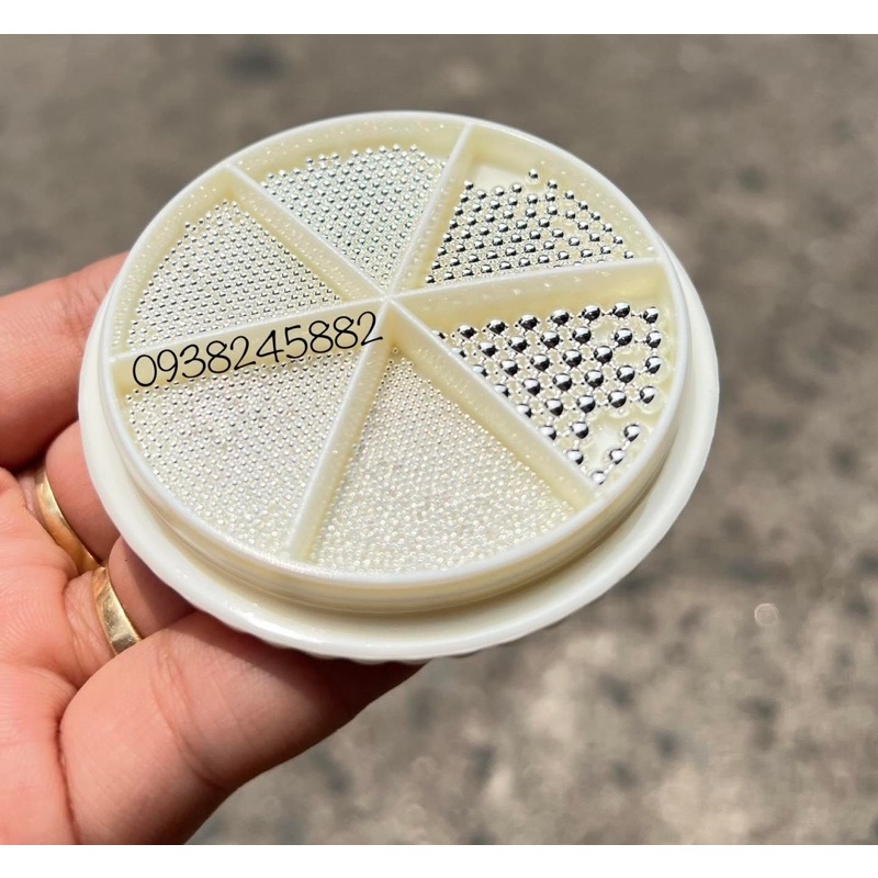 Khay bi trang trí móng