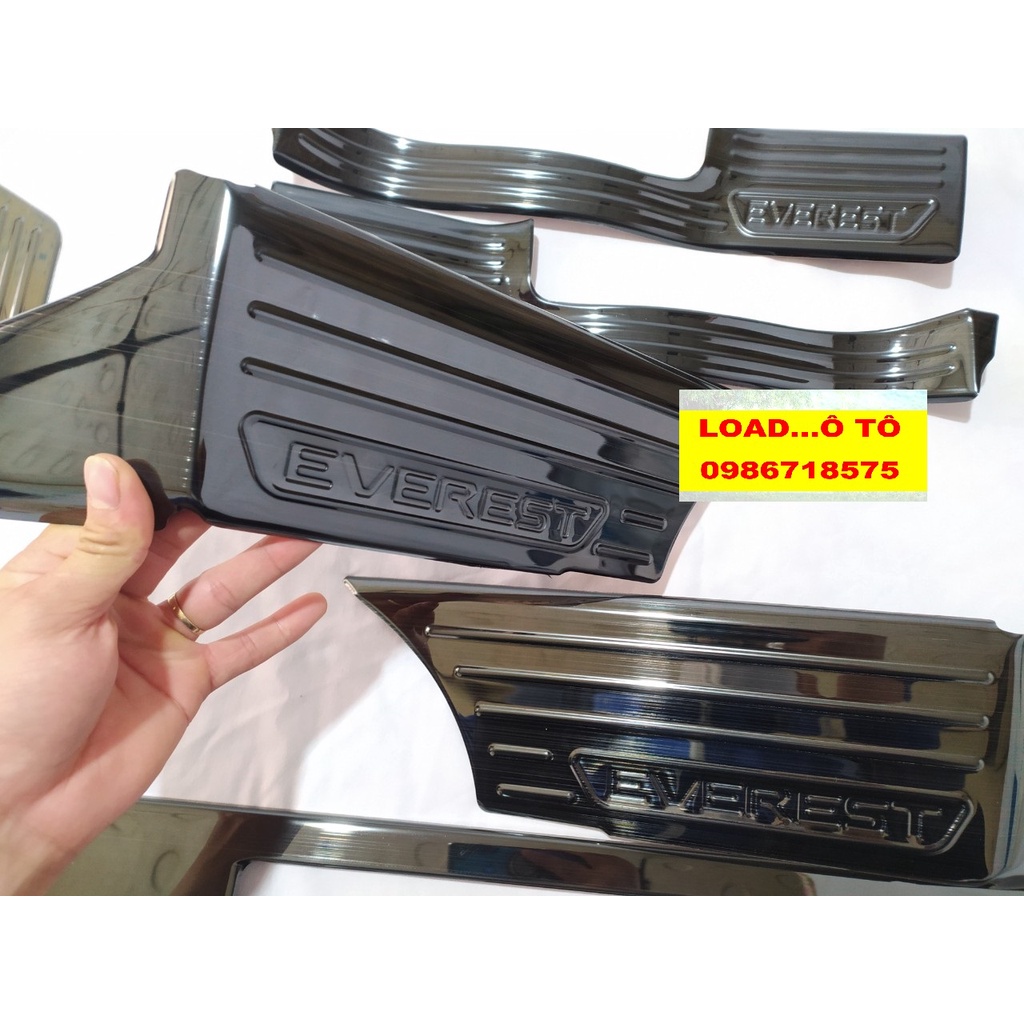 Ốp Bậc Cửa, Nẹp Bước Chân Trong, Ngoài Xe Ford Everest 2022-2018 Bộ 10 Chi Tiết Chất Liệu Titan Cao cấp