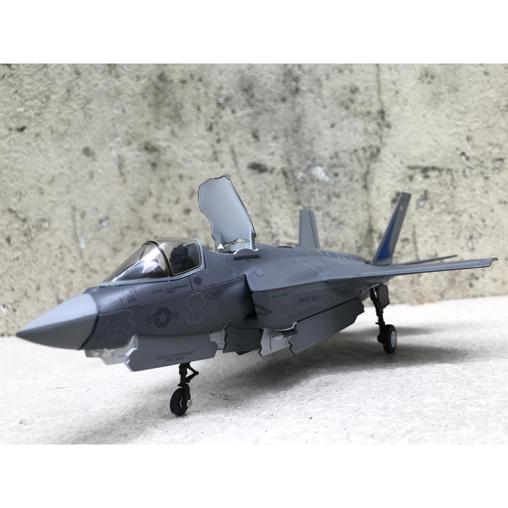 Mô hình Máy bay F- 35C Lightning II 1:72