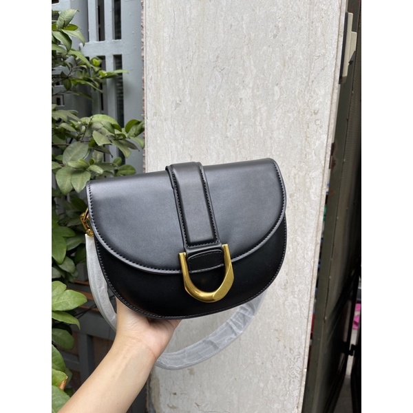 Túi cnk bán nguyệt