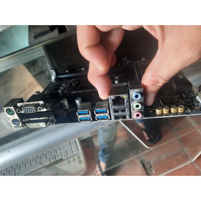 Main gigabyte b360m-d2v còn bảo hành chính hãng 2021