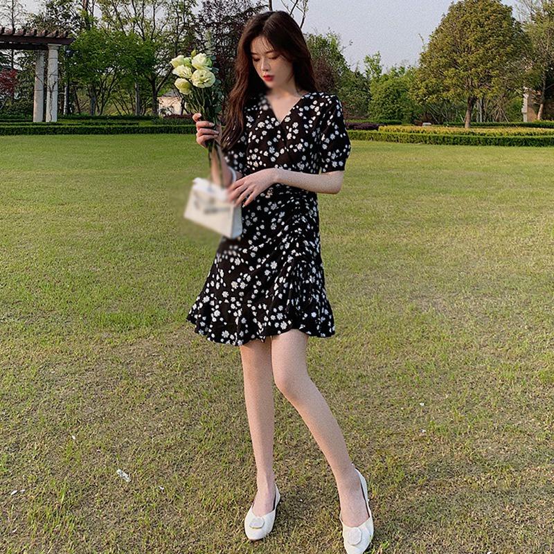 Đầm Hoa Tay Ngắn Cổ Chữ V Dáng Ôm Phong Cách Retro Pháp Thời Trang Mùa Hè