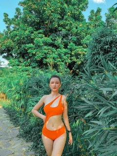 Áo tắm liền thân cutout bụng