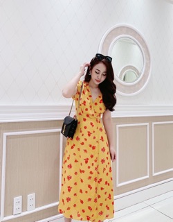 Đầm vàng hoa đỏ xẻ tà (kèm hình thật)