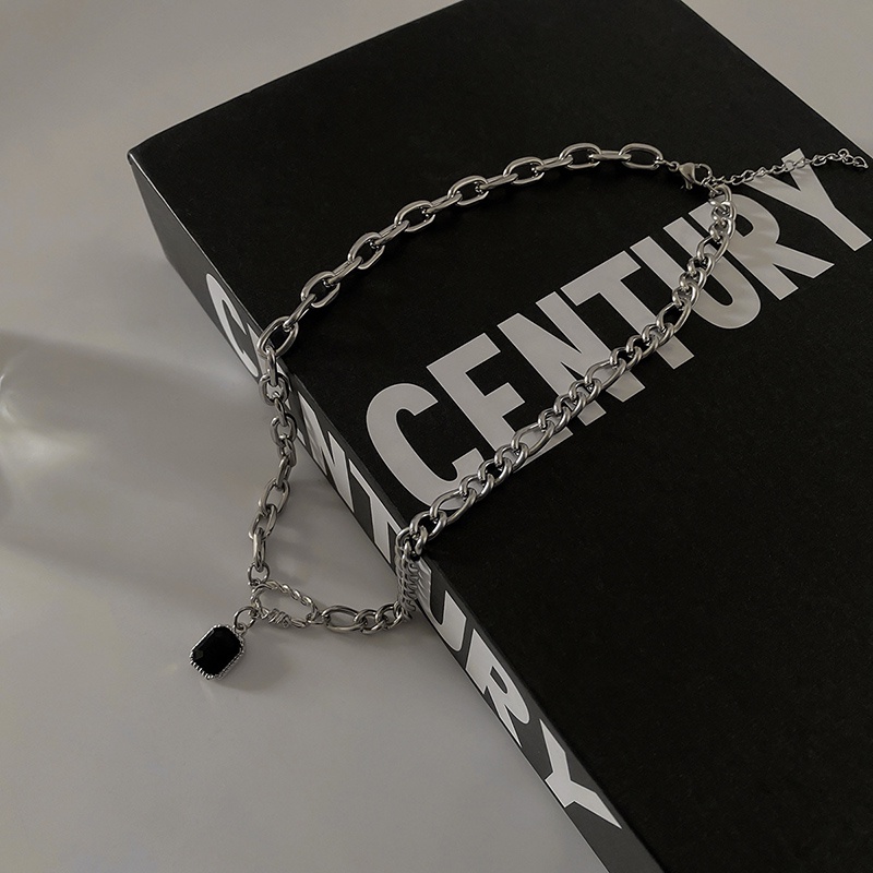 Dây Chuyền Mặt Vuông Đính Đá Đen Đơn Giản Thời Trang