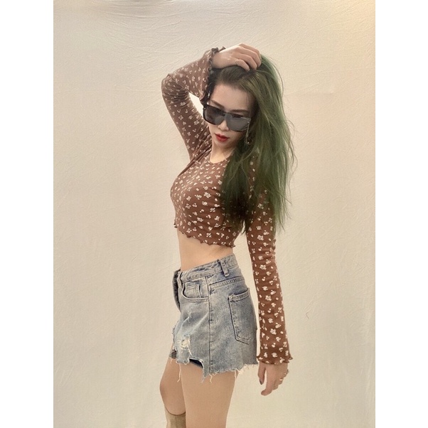 Áo croptop ôm dài tay loe xoăn lai nâu hoa nhí vnxk