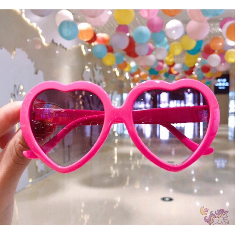 Kính mát cho bé chống tia UV