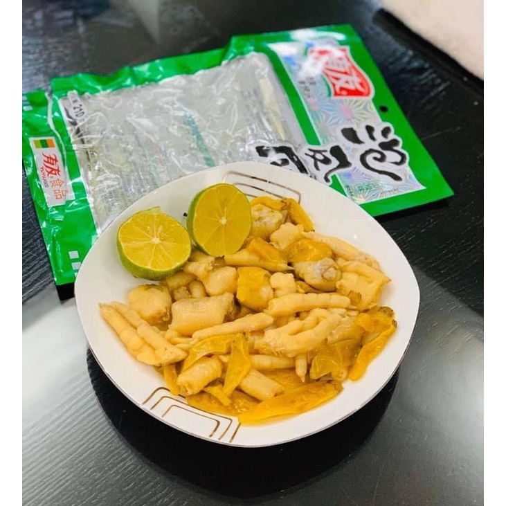 Sỉ Lẻ Đồ Ăn Vặt -Sỉ 1 thùng chân gà cay YUYU loại 210 gr