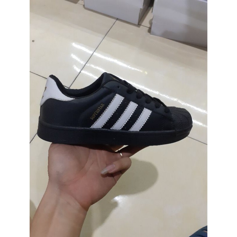 Superstar size 37