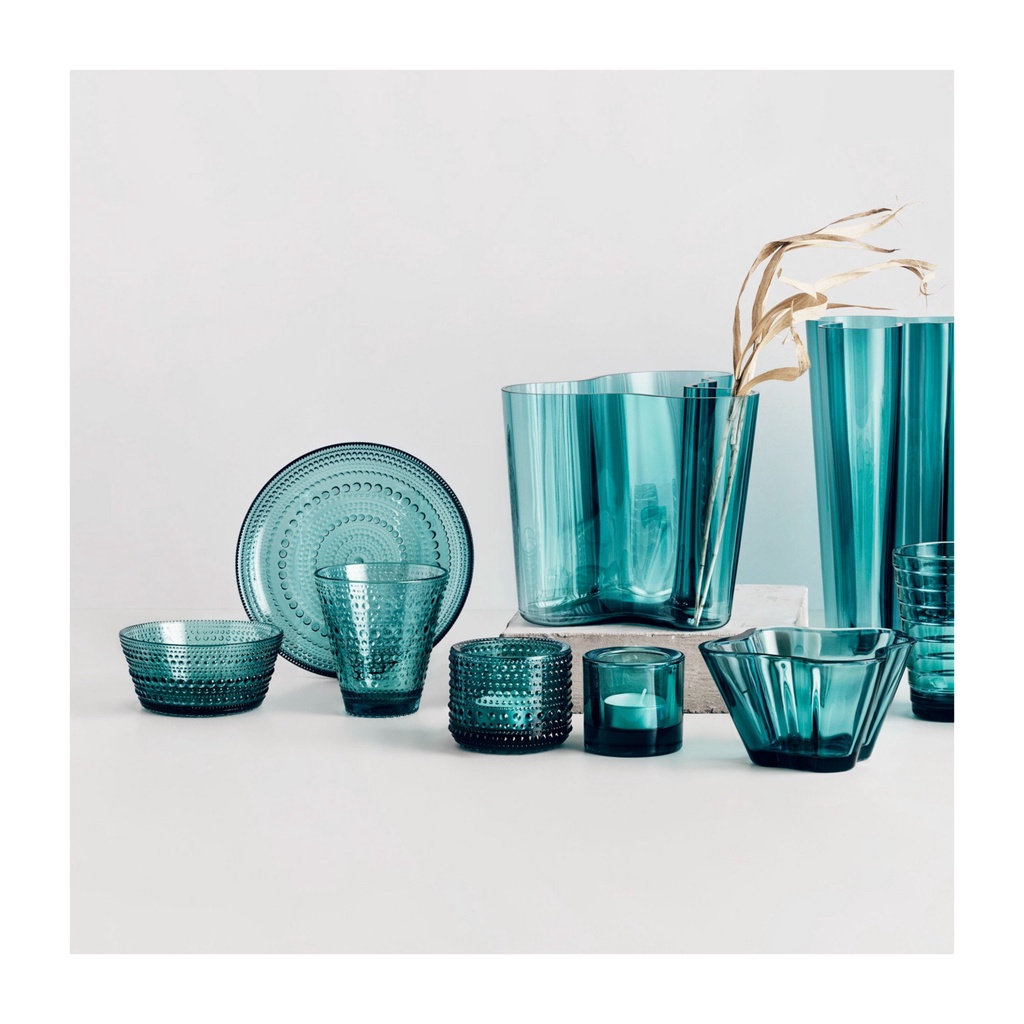 Đĩa thủy tinh Kastehelmi Iittala màu Xanh biển, đường kính 17cm